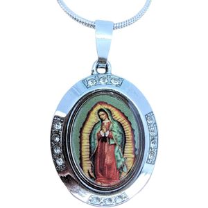 Edelstaal Maria hanger groot zilverkleurig, ovaal Amulet, rondom gezet met strass steentjes.