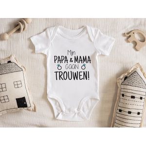 Hospitrix Baby Rompertje met Tekst ""Papa en mama gaan trouwen!"" | Korte Mouw |Huwelijkscadeau - Bruiloft Cadeau - Verjaardag Cadeau - Huwelijks cadeautje origineel