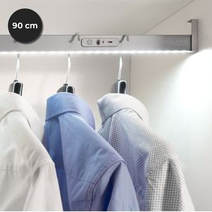 Milano Luxurious kledingstang met LED verlichting bewegingsmelder – 90 cm - Kastroede met natuurlijk wit licht – Oplaadbare kledingroede met sensor en aan/uit schakelaar – zilvergrijs
