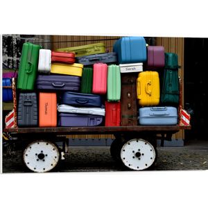 PVC Schuimplaat- Kar Vol met Koffers in Verschillende Kleuren - 75x50 cm Foto op PVC Schuimplaat