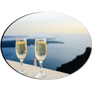 WallClassics - Dibond Ovaal - Champagne Glazen - 28x21 cm Foto op Ovaal (Met Ophangsysteem)