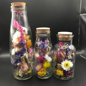 Set van 3 verschillende flessen met kurk en droogbloemen | Droogbloemen | decoratie | vaas | droogbloemen in fles | boeket | bloemstuk | interieur | fleurig | fles met kurk | cadeau | gezellig | droogbloemen | decoratie | woondecoratie