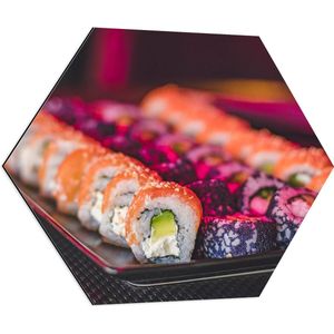 Dibond Hexagon - Schaal Vol met Verschillende Smaken Sushi in Paars Licht - 70x60.9 cm Foto op Hexagon (Met Ophangsysteem)