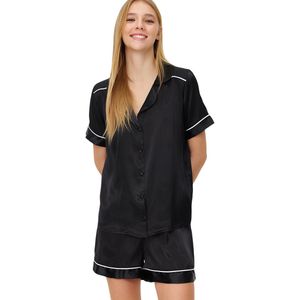 Trendyol Zwarte Bies Detail Geweven Pyjamaset Met Satijnen Shorts Thmss24Pt00026