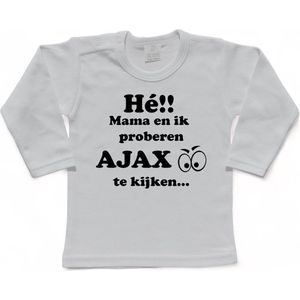 Amsterdam Kinder t-shirt | Hé!!!! Mama en ik proberen AJAX te kijken..."" | Verjaardagkado | verjaardag kado | grappig | jarig | Amsterdam | Ajax | cadeau | Cadeau | Kado | Kadootje | wit/zwart | Maat 92