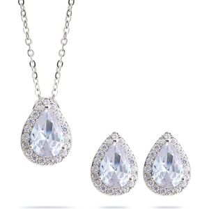 Swarovski Druppel Ketting en Oorbellen Set Aqua Blauw Verstelbaar 40+5 cm inclusief Zwarte Luxe Vlinderdoos met 16 Kunstrozen
