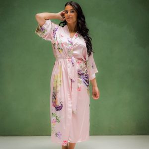 Kimono satijn, roze met wit bloemendesign, luxe cadeau vrouw, Maat S