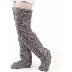 Overknee pluche sokken - 1 paar kniekousen - pluche lange beenwarmers - verdikt - beenwarmers - overknee sokken - pluche pantoffels - pluche beenwarmers - one size fits all - winterslaapsokken - grijs