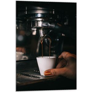 Forex - Espresso Kopje onder Koffiezetapparaat - 60x90cm Foto op Forex