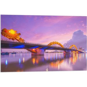 Vlag - Paarse Lucht boven Verlichte Dragon brug in Da Nang, Vietnam - 75x50 cm Foto op Polyester Vlag