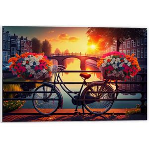 PVC Schuimplaat - Zwarte Fiets Geparkeerd bij de Grachten tijdens Zonsondergang - 60x40 cm Foto op PVC Schuimplaat (Met Ophangsysteem)