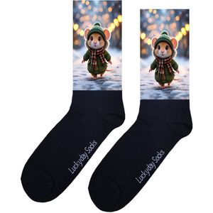 Muis - Opkikker - Grappige sokken - Valentijns cadeau - Verjaardag cadeau - Sint cadeau - Leuke sokken - Sneeuw - Natuur - Vrolijke sokken - Cadeautje - Grappige cadeau - Kerstsokken - Vaderdag - Moederdag - Socks maken Happy - 37-44