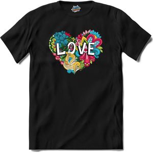 Love With Flowers | Valentijn - Valentijnsdag - Cadeau - Kado - T-Shirt - Unisex - Zwart - Maat 4XL