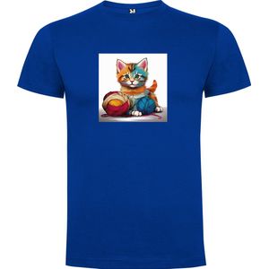 Kobalt Blauw T-Shirt met “ Kleurrijke Kitten met bol wol “ Print Full Color Maat S