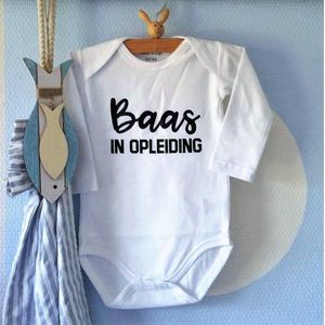 Baby Rompertje met tekst jongen Baas in Opleiding | Lange mouw | wit zwart | maat 74/80