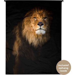 Wandkleed Dieren - Portret van een leeuw op en zwarte achtergrond Wandkleed katoen 150x200 cm - Wandtapijt met foto