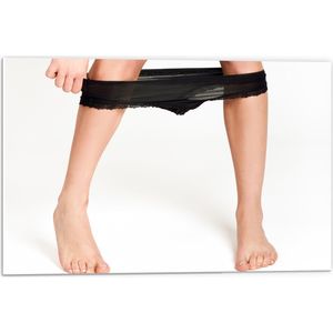 PVC Schuimplaat - Ondergoed op Onderbenen van Vrouw - 60x40 cm Foto op PVC Schuimplaat (Met Ophangsysteem)