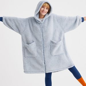 Oversized Hoodie Deken met Mouwen & Capuchon – Extra Warme Draagbare Knuffeldeken – Unisex – One Size – Lichtgrijs