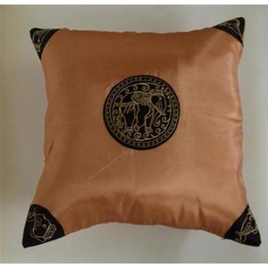 Sierkussen vierkant / 70% Zijde, 30% Polyester / Goud midden Crème / 45x45 cm / Aziatische Oosters Olifant