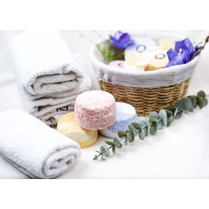 Royal Natural Cosmetics - Bruisballen voor kind - Badparels - Badknallers - Badverfrissers - Bruisballen voor bad - Parabeen Vrij - Eucalyptus - Lavendel Olie, Rozen Olie, Limoen Olie - Hydraterend - Relax - Natuurlijk - 100 gram per stuk - 10 stuks