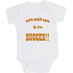 100% katoenen Romper ""Hier ben ik dan SUCCES!!"" Unisex Katoen Wit/tan Maat 68/74