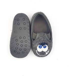 Jongens en meisjes baby / peuter / kleuter monster pantoffels – grijs met leuke gezichtje – sterke antislip – instappers met elastiek op de voet - maat 19