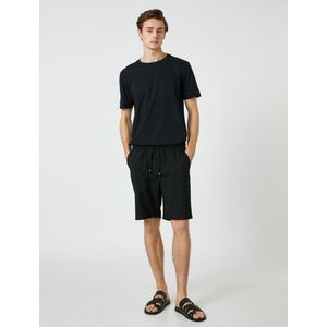 Koton Mannen Normale taille Direct Basic geweven shorts met vetersluiting in de taille en zakdetail.