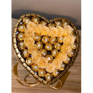 XXL Chocolade geschenk hart - Ferrero Rocher - Valentijn cadeau - Kerst Cadeau - Mega Chocoladehart - Verjaardag - Cadeau voor haar - Geschenk