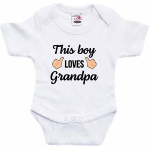 This boy loves grandpa tekst baby rompertje wit jongens - Cadeau opa - Babykleding 92