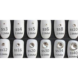Korneliya Kristallen ca 125 stuks Clear Stone Size 10