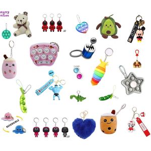 Happy Trendz® Geschenktas vol met Sleutelhanger plushe pluche en fidgets en Figures - 24 stuks sleutelhangers set - super gift - Geschenktas gevuld met Sleutelhangers - Knuffel, Plush & Fidget Verrassingen!