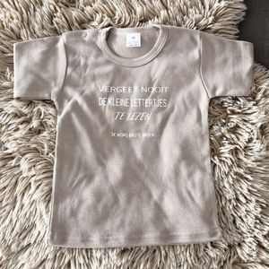 Shirt tekst Ik word grote broer Aankondiging zwangerschap lees altijd / vergeet nooit de kleine lettertjes te lezen / Ik word grote broer | kort zand beige | maat 74 zwangerschap aankondiging bekendmaking Baby