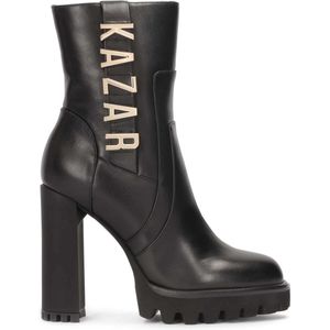 Leather boots with matte heel decorated with letters