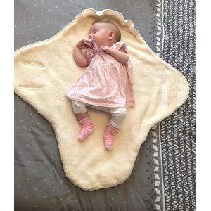 Baby wikkeldeken maxi cosi - omslagdoek - wikkeldoek wallaboo wrapper nore  roze - Online babyspullen kopen? Beste baby producten voor jouw kindje op  beslist.nl