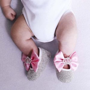 TheLau - Meisjes Babyschoenen met Hoofdband Cadeau | Zachte Zool, Antislip Sneakers | Prinsessen Schoenen voor Doopceremonie en Verjaardag | Kinderen Meisjes 12-18 Maanden