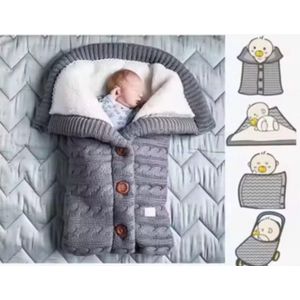 Babyslaapzak - Gebreide slaapzak - met knopen - Trappelzak - Kinderwagen - Warm - Baby Fashion - Herfst - Winter - Katoen - Babydeken