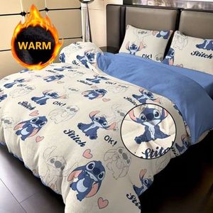 Stitch - Fleece Dekbedovertrek - 150 x 200 cm - 3-delige Set