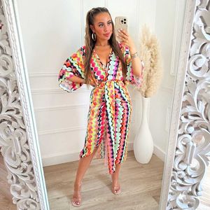 Jurk met print - Roze/geel/zwart/blauw/groen - Kleurrijk jurkje met split - Zomerjurk voor dames - Festival outfit voor vrouwen - One-size - Een maat