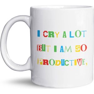 NietMokken.nl - Taylor Swift Inspired mok – I Cry a Lot but I Am So Productive – Kleurrijke koffiemok – Keramische beker, vaatwasser- en magnetronbestendig – Perfect cadeau voor fans - Aan beide zijden bedrukt - 325ml