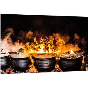Forex - Grote Pannen bij Vuur met Water - 150x100cm Foto op Forex