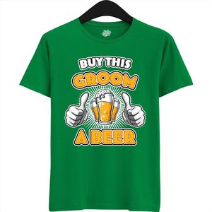 Buy This Groom A Beer | Vrijgezellenfeest Cadeau Man - Groom To Be Bachelor Party - Grappig Bruiloft Bruidegom Heren Shirt - T-Shirt - Unisex - Kelly Groen - Maat 4XL