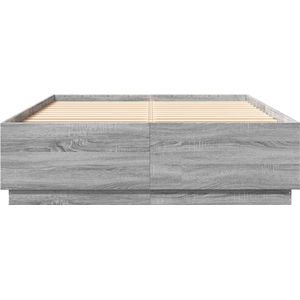 vidaXL - Bedframe - bewerkt - hout - grijs - sonoma - eikenkleurig - 140x200 - cm