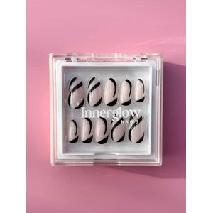 Innerglow Nails - Style ‘Black Swirl’ - Medium Lengte Rond Zwart Swirl Design - Hoge Kwaliteit - 24-28 stuks Plaknagels - All-in-one Nail Kit met Nagellijm - Nepnagels - Kunstnagels - Zelfklevende Nagels
