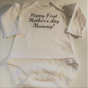 Rompertje baby tekst mama eerste moederdag | Happy first mothers day mommy | Lange mouw | wit zwart | maat 50-56