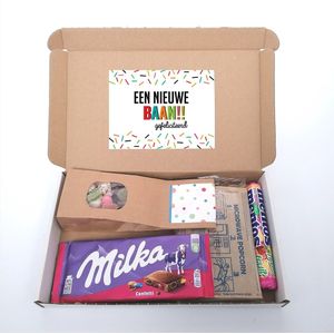 Nieuwe baan - brievenbuscadeau -Een nieuwe baan gefeliciteerd - Milka confetti chocolade - Popcorn - Mentos - Tum Tum - Cadeau