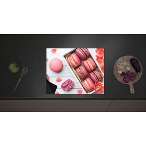 Inductie Beschermer - Doosje Gevuld met Romige Roze Macarons omringd door Bloemblaadjes - 60x52 cm - 2 mm Dik - Inductieplaat Beschermer met zwarte kern