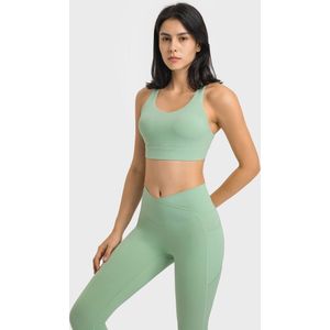 Sportkleding set: legging en top - hoogwaardig materiaal - maat M - kleur groen