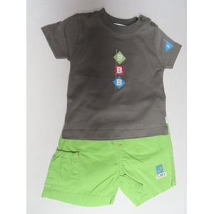 Ensemble - T shirt taupe + short groen - 6 maand 68