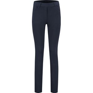 Lucy punty navy, maat 38.(verkrijgbaar in de maten 36 t/m 48). Tregging met hoge tailleband. 5 pocket model.