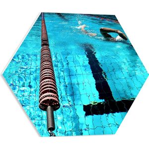 PVC Schuimplaat Hexagon - Boeien tussen Zwembanden in Professioneel Zwembad - 50x43.5 cm Foto op Hexagon (Met Ophangsysteem)